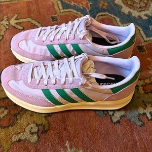 Adidas CLOUDFOAM COMFORT Lavender and Emerald Sneakers